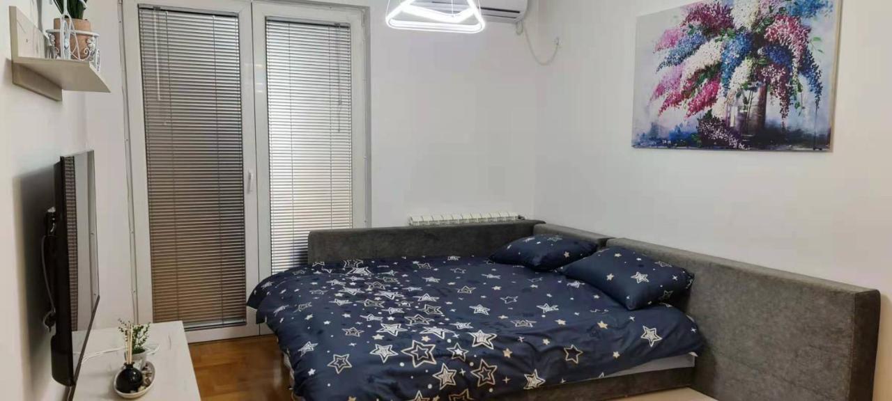Stylish Violet & Modern Apartment Skopje Esterno foto